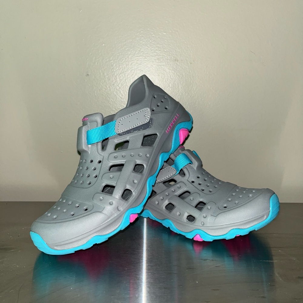 Size 3 girls Merrells